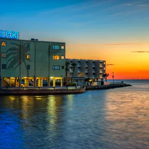 https://sailport-waterfront-suites.hotelstampa.org