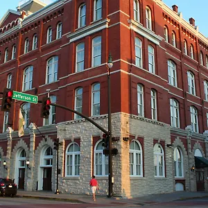 https://inn-at-ellis-square-a-days-hotel.top-hotels-in-savannah.com