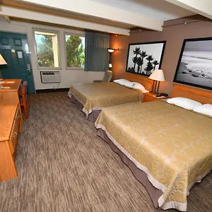https://super-8-costa-mesa-newport-beach-area.topanaheimhotels.com