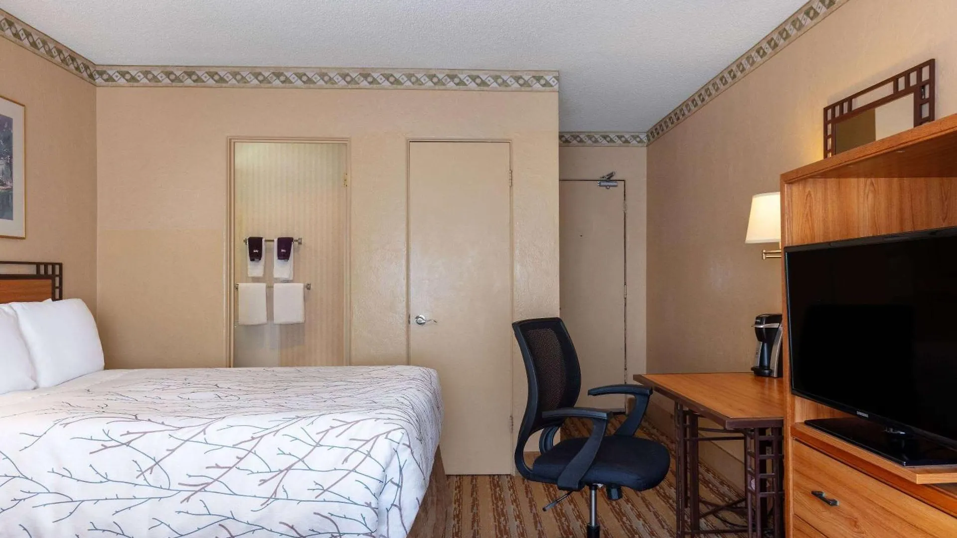 Travelodge By Wyndham Seattle By The Space Needle Hotel
