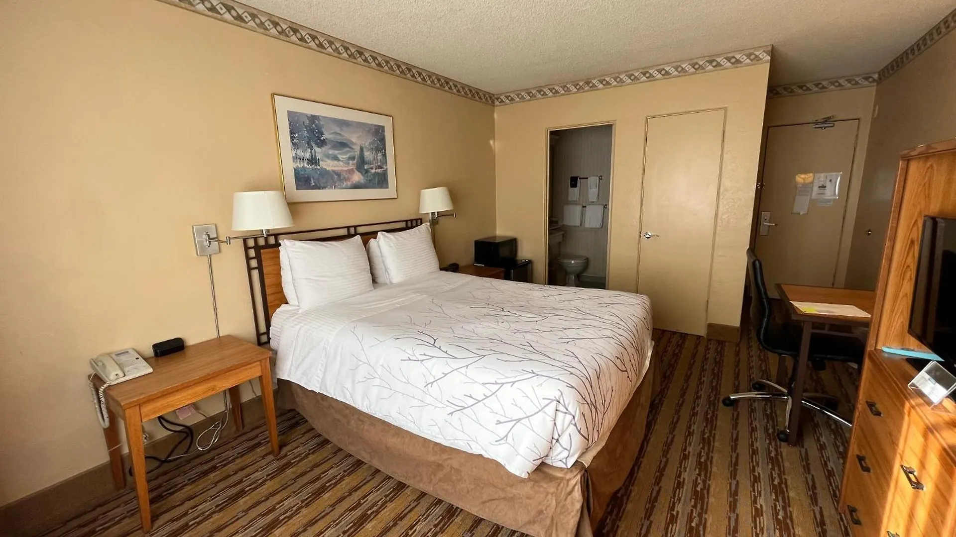 Travelodge By Wyndham Seattle By The Space Needle Hotel