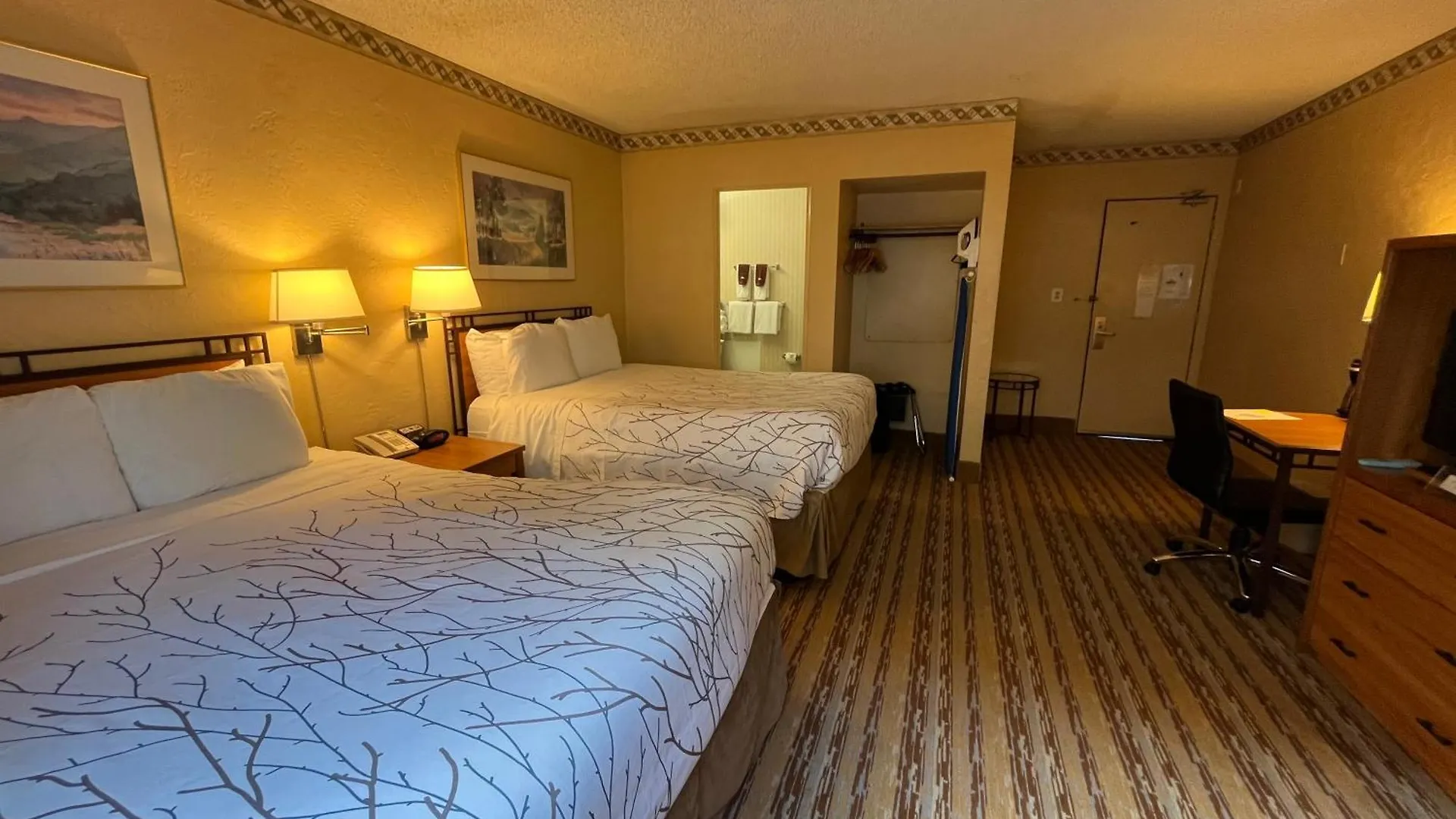 Hotel Travelodge By Wyndham Seattle By The Space Needle